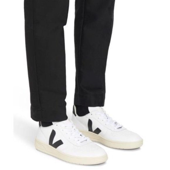 Veja Other - VEJA V-12 WHITE AND BLACK SNEAKERS
